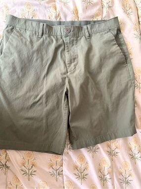 English Laundry Olive Flat-Front Men's Shorts 34 waist
